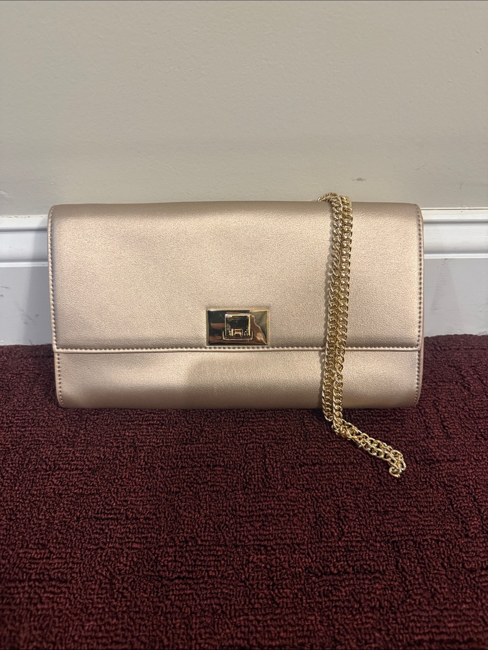 Lulu's Metallic Rose Gold Chain Shoulder Clutch